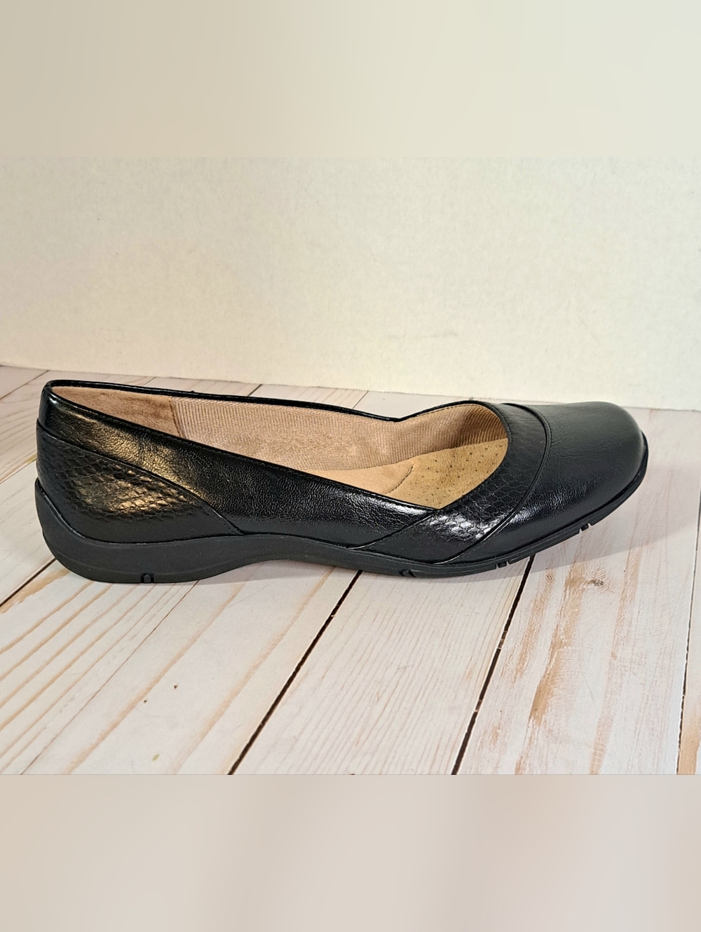 Life Stride Black Slip-on Flats